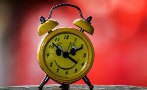 3 techniques pour réduire les impacts du changement d’heure sur la santé